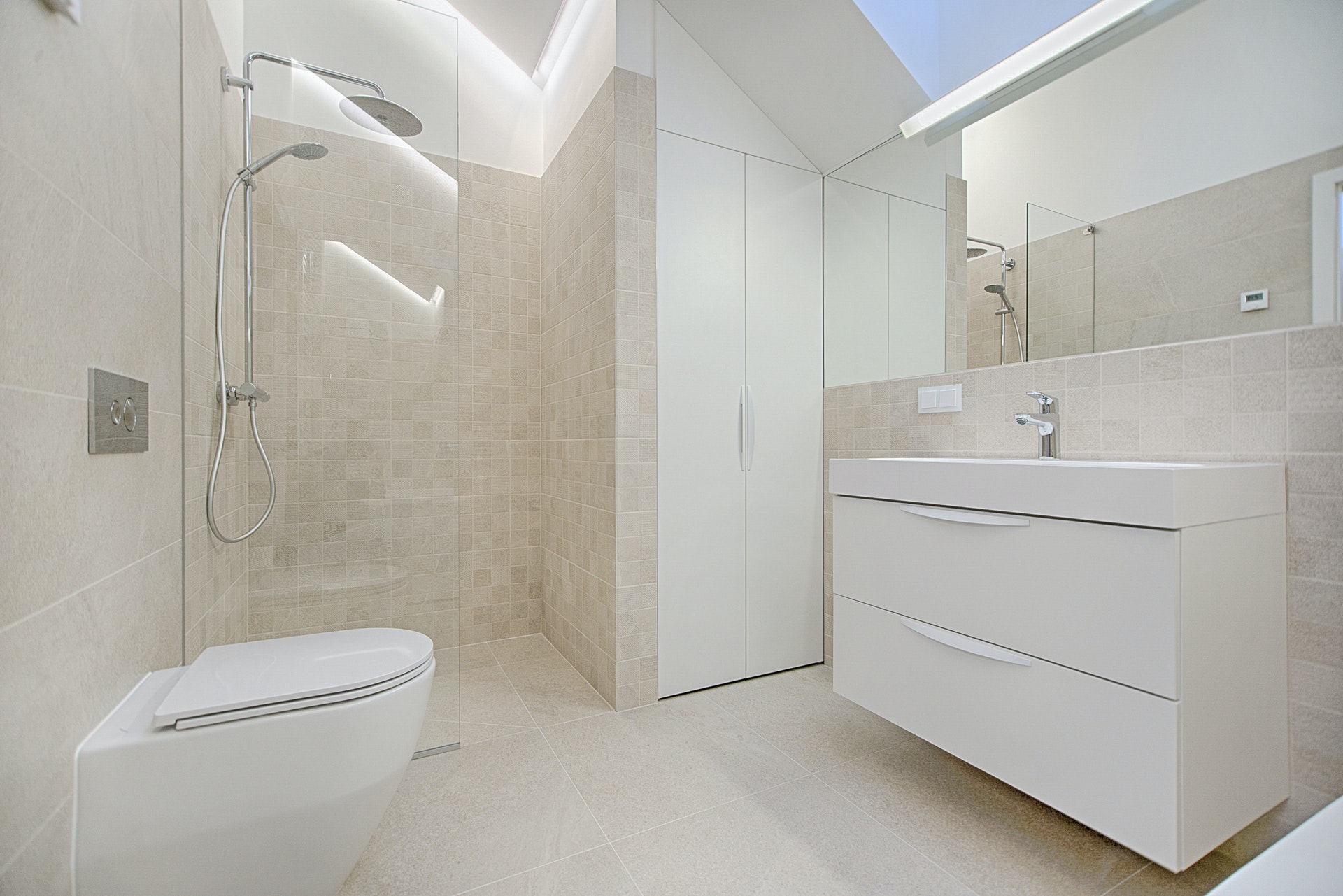 Toilet with warm lights